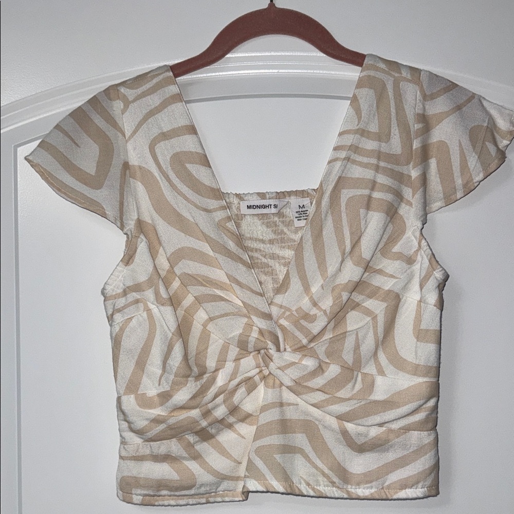 Cropped Shirt - Picture 2 of 4